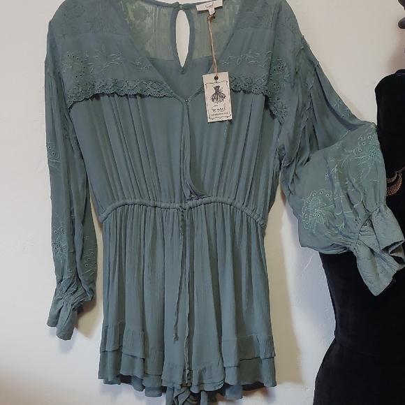 Easel Los Angeles Pants - New Womans Boho Ruffle Romper Size Large